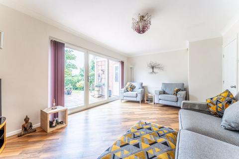 8 Poplar Rise, Sutton Coldfield, B74 4HT