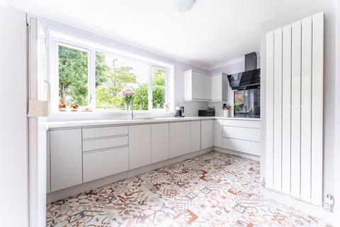 8 Poplar Rise, Sutton Coldfield, B74 4HT