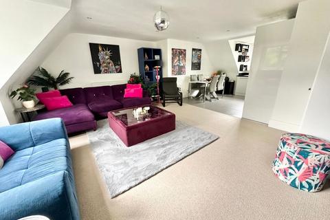 2 bedroom penthouse for sale, Upper Park Road, Camberley GU15