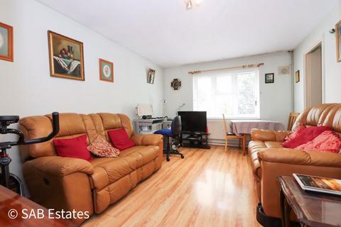 2 bedroom terraced house for sale, Concord Close, Northolt