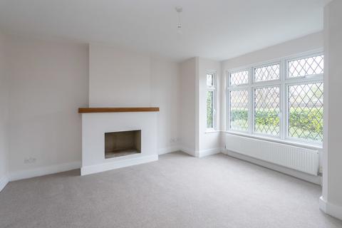 4 bedroom detached house to rent, London Road, Dorking