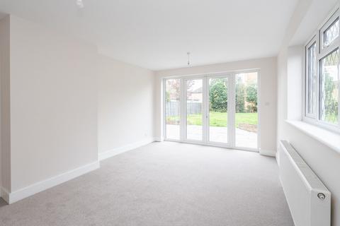 4 bedroom detached house to rent, London Road, Dorking