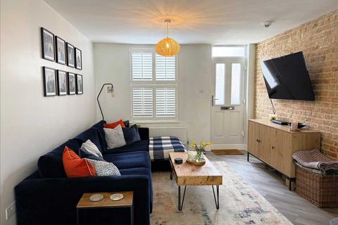 3 bedroom terraced house for sale, Villa Road, Higham