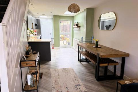 3 bedroom terraced house for sale, Villa Road, Higham