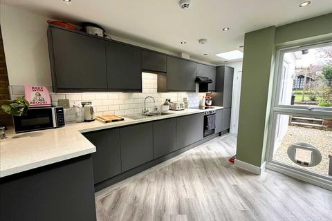 3 bedroom terraced house for sale, Villa Road, Higham