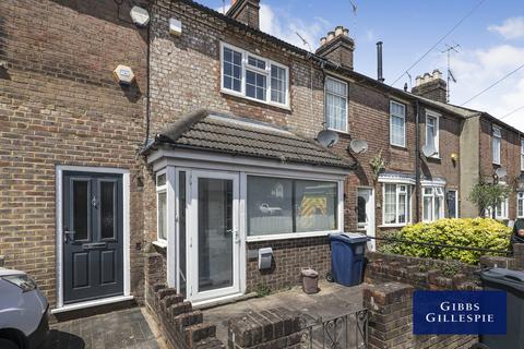 3 bedroom terraced house to rent, Broad Street, Chesham