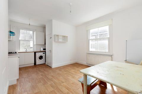 3 bedroom flat to rent, Tamworth Street