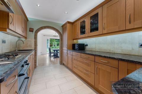 5 Moir Close, South Croydon, CR2 0LQ