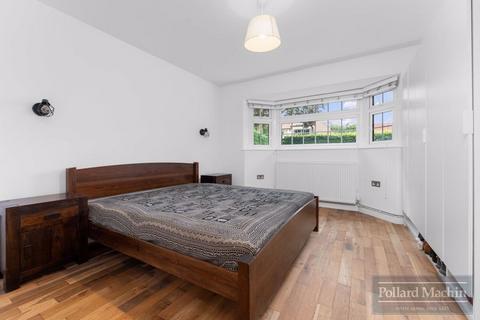 5 Moir Close, South Croydon, CR2 0LQ