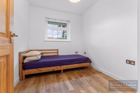 5 Moir Close, South Croydon, CR2 0LQ