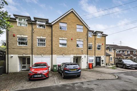4 bedroom townhouse for sale, London Road, Langley