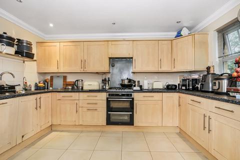 4 bedroom townhouse for sale, London Road, Langley