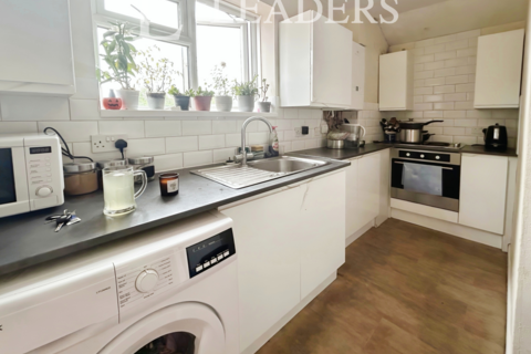 2 bedroom apartment to rent, London Road, PO21