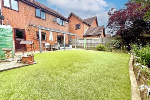 4 bedroom detached house for sale, Frenchmans Close, Toddington, LU5