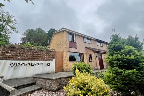 3 bedroom semi-detached house for sale, Leatfield Drive, Derriford, Plymouth. A really lovely 3 bed semi in fabulous tucked away walkway spot with large garden