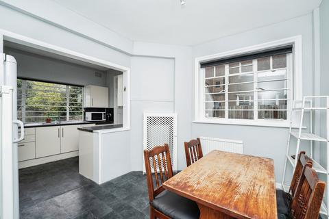 4 bedroom apartment to rent, Gunnersbury avenue, Ealing, W5