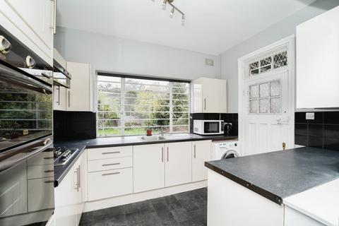 4 bedroom semi-detached house to rent, Gunnersbury avenue, Ealing, W5