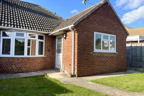 3 bedroom semi-detached house to rent, South View Way, Cheltenham