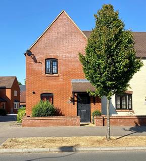 3 bedroom semi-detached house to rent, Brackley NN13