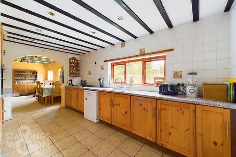 5 bedroom chalet for sale, The Street, Woodton, Bungay