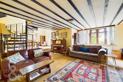 5 bedroom chalet for sale, The Street, Woodton, Bungay