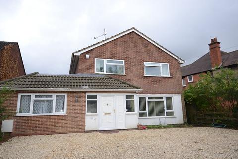 4 bedroom detached house to rent, Elm Road, Earley