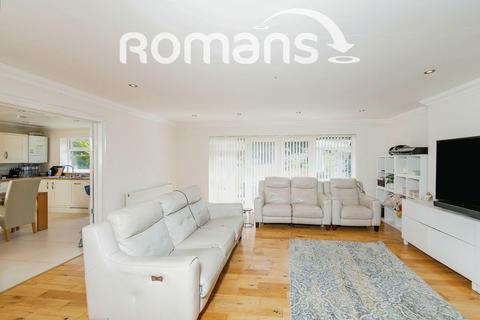 4 bedroom detached house to rent, Elm Road, Earley