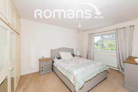 4 bedroom detached house to rent, Elm Road, Earley