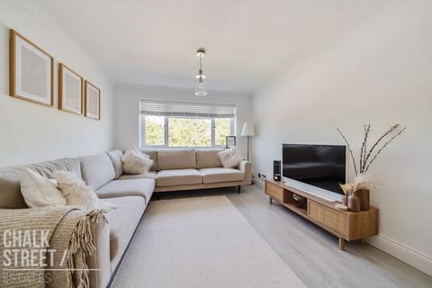 2 bedroom maisonette for sale, Elmhurst Drive, Hornchurch, RM11