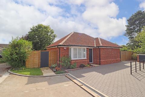 2 bedroom detached bungalow for sale, Heath Road, East Bergholt