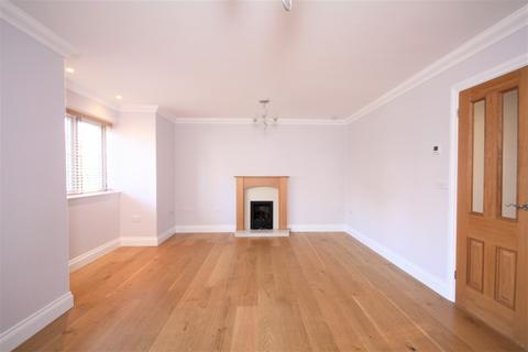 4 bedroom detached house to rent, Merrylands Road, Great Bookham