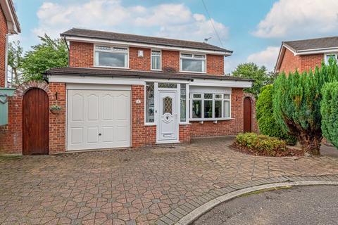 4 bedroom detached house to rent, Hickory Close, Woolston