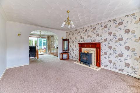 4 bedroom detached house to rent, Hickory Close, Woolston