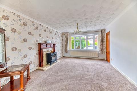 4 bedroom detached house to rent, Hickory Close, Woolston