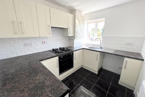 2 bedroom maisonette to rent, Wayfarers Way, Manchester