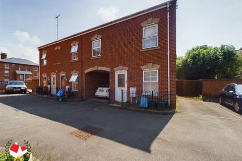 2 bedroom end of terrace house for sale, Chillingworth Mews, Gloucester