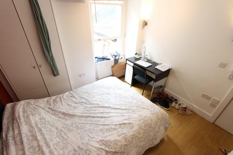 1 bedroom flat to rent, Scala Street, London W1T