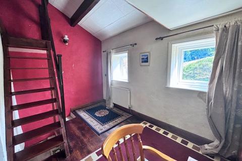 6 Bottomley Road, Todmorden, OL14 6UQ
