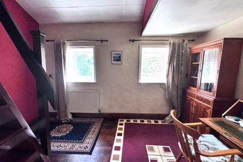 6 Bottomley Road, Todmorden, OL14 6UQ