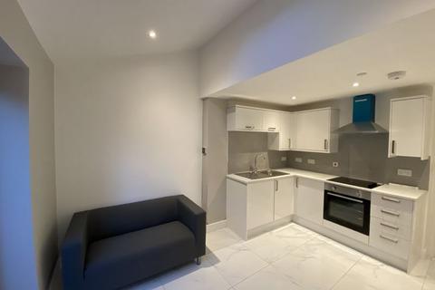 1 bedroom apartment to rent, Albany Road, Cardiff CF24