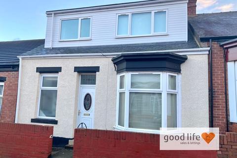 4 bedroom terraced house to rent, Hawarden Crescent, Sunderland SR4