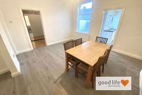 4 bedroom terraced house to rent, Hawarden Crescent, Sunderland SR4