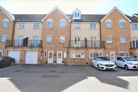 5 bedroom terraced house for sale, Genas Close, Ilford IG6