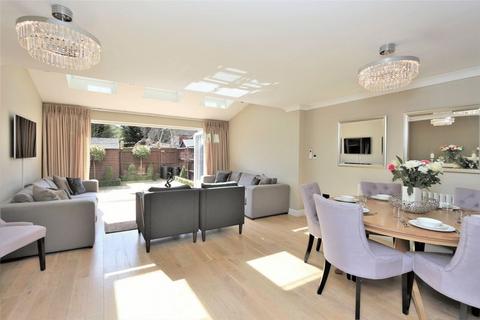 5 bedroom terraced house for sale, Genas Close, Ilford IG6