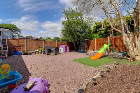 2 Doxey Fields, Stafford, ST16 1HH
