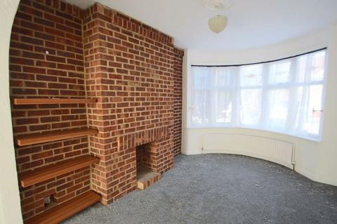 3 bedroom semi-detached house to rent, The Green, Welling DA16