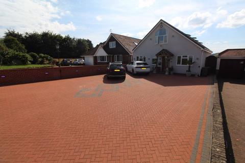 4 bedroom detached bungalow for sale, Bromsgrove Road, Halesowen B62