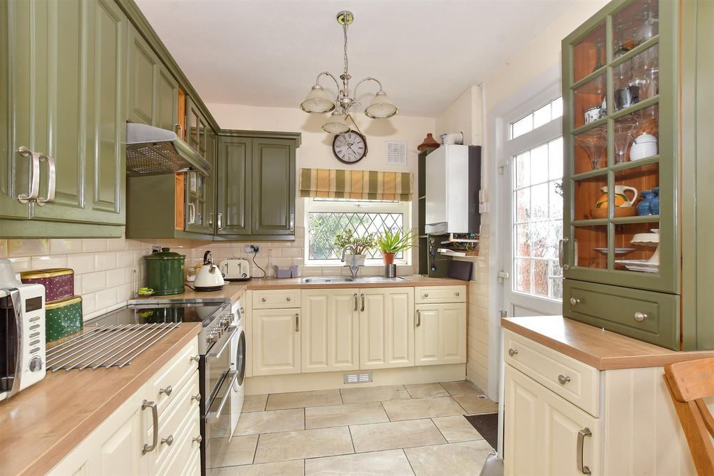 Kitchen/ Breakfast Room