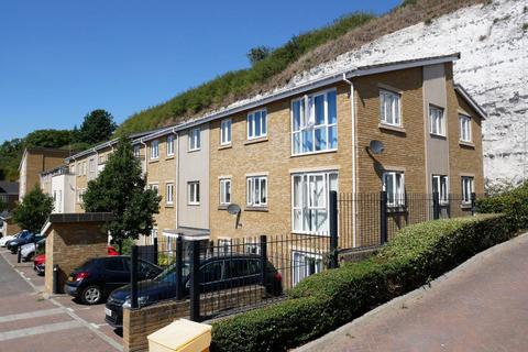 2 bedroom flat to rent, Ward View, Chatham,