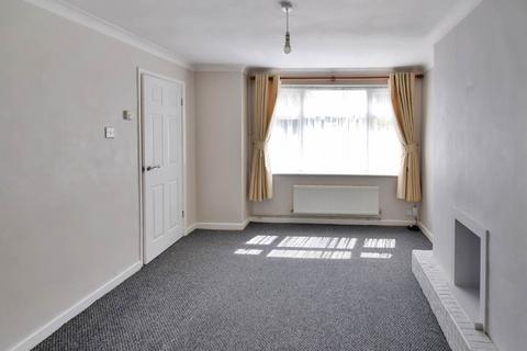 3 bedroom semi-detached house to rent, Sussex Drive, Chatham , Kent